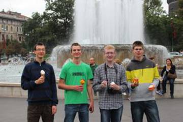 Teilnehmer mit Eis