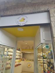 San Marino duck store