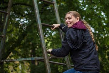 Stefanie am Klettern